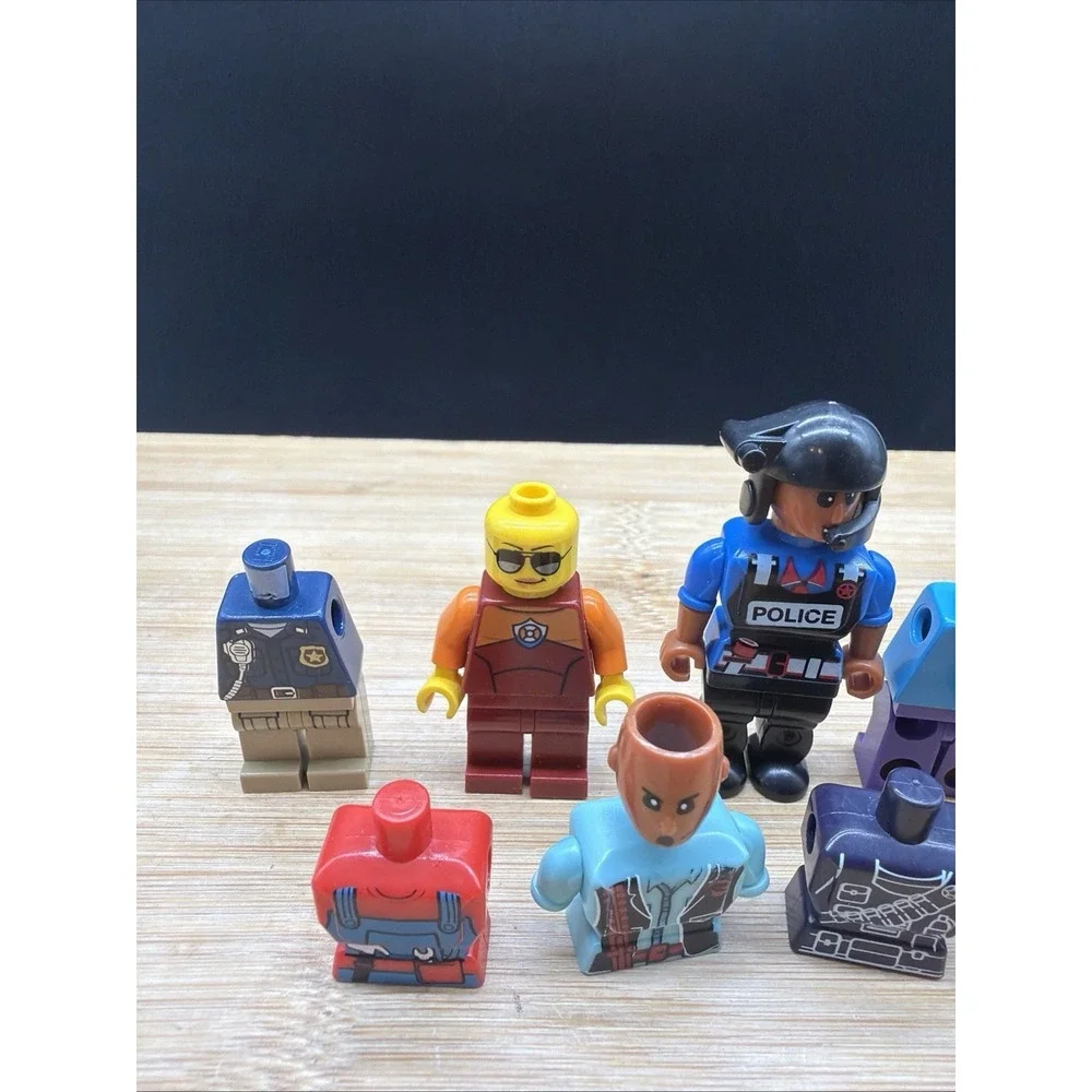 Lego Lot of 8 Assorted Mini figures & Parts Lego